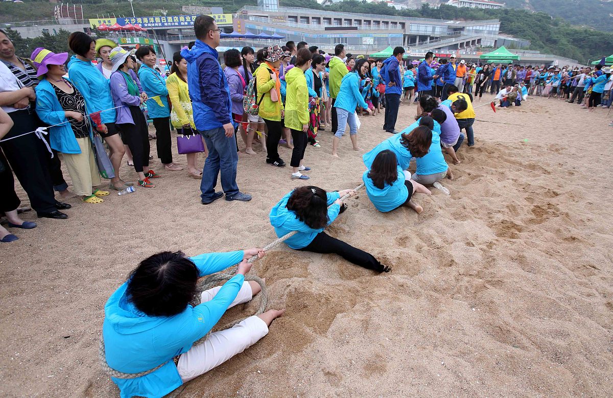 请你用比较可爱的风格介绍关于中小学军训中的汉诺塔活动要求使用emoji不少于50字
