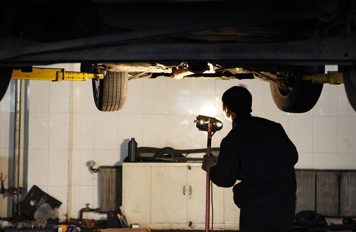 重庆初中女生汽修学校推荐：哪些学校适合女生？