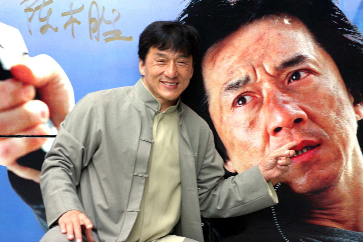 2004年9月20日,《新警察故事》在上海举行了新闻发布会及电影首映礼.+