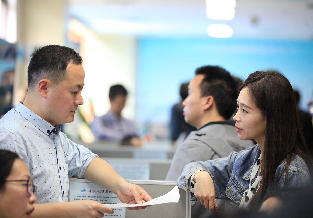 应届生设备工程师面试指南：如何突出优势，赢得offer