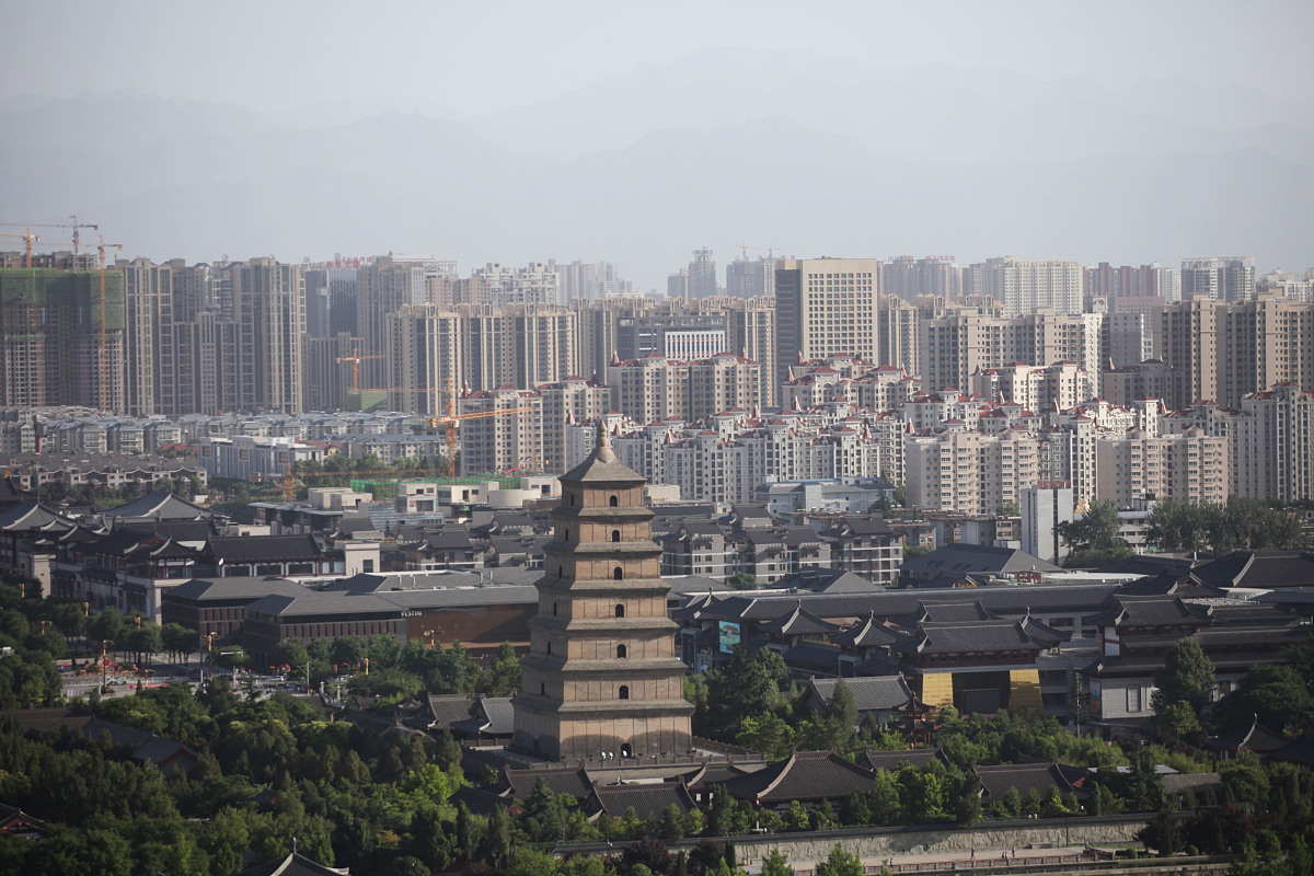2015年06月04日-07日,陕西西安,摄影师在大雁塔东北方向高层建筑上俯