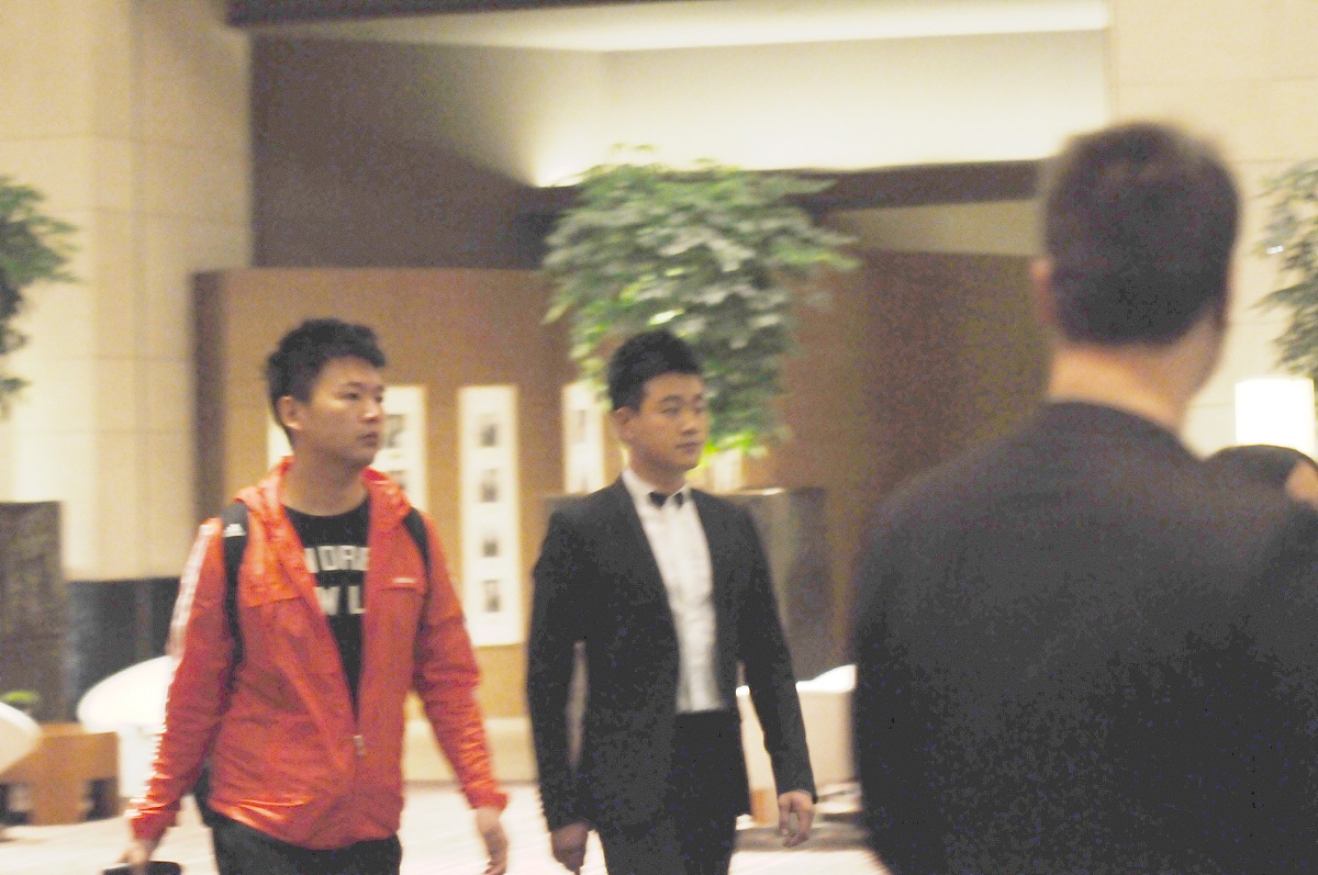运动健儿友谊深厚，私下相聚引关注