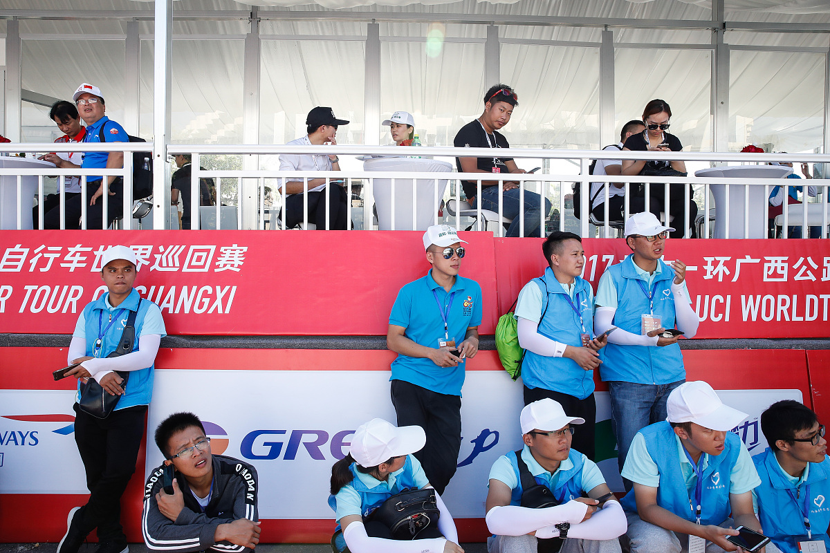 为韦氏世帆赛参赛准备的项目团队成员进行培训的具体方法