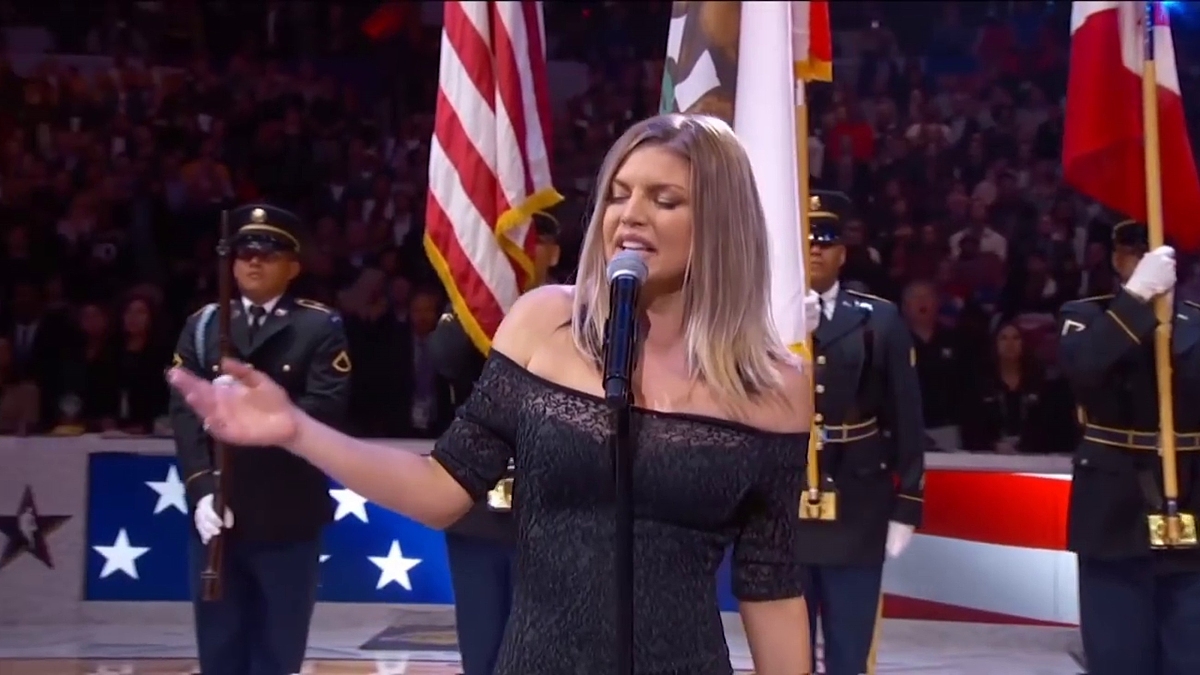 WWE 1542: Alexa Bliss 险胜 Bayley 夺得 Raw 女子头衔第一竞争者！