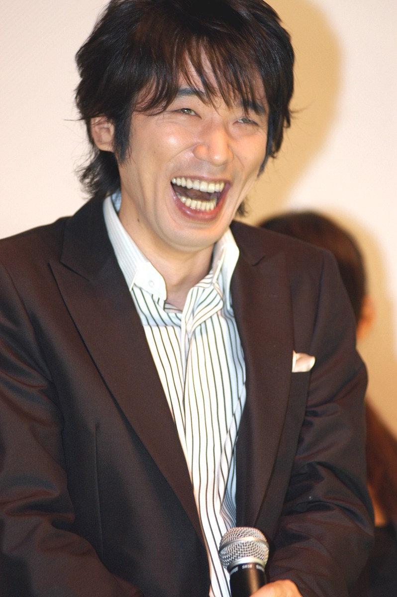 2005年5月7日,日本首部地铁灾难惊险片《交涉人 真下正义》开始在日本