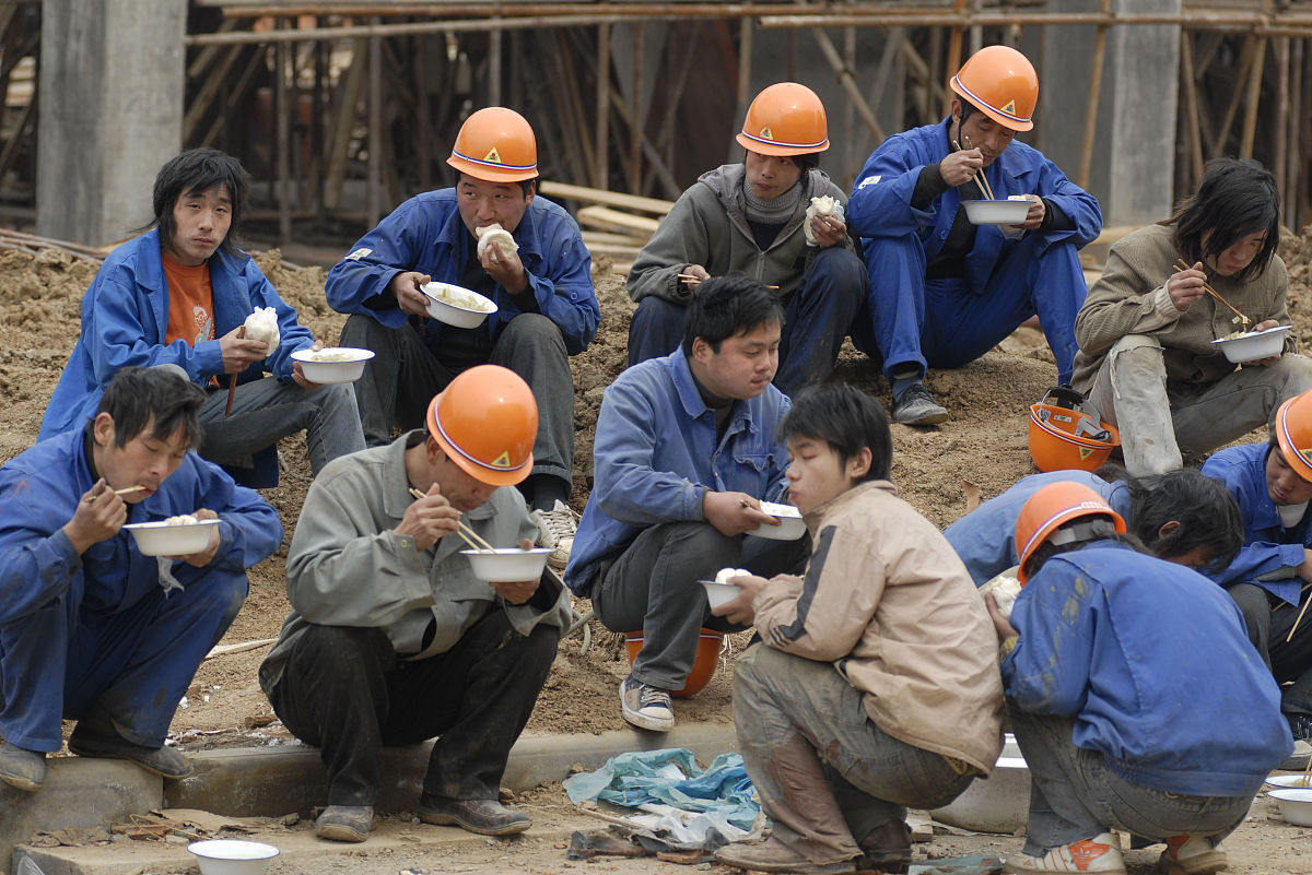 农民工的贡献：劳动力市场的重要组成部分