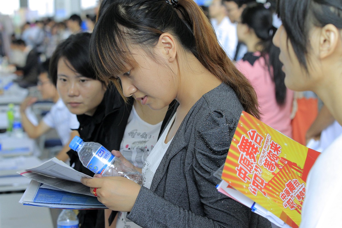 大学生如何成长为新时代好青年：个人修养、社会责任与创新创业