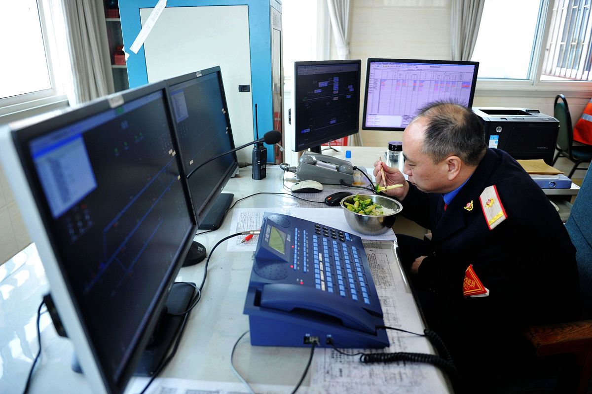 公安行政案件管理系统：提升办案效率，实现无纸化办公