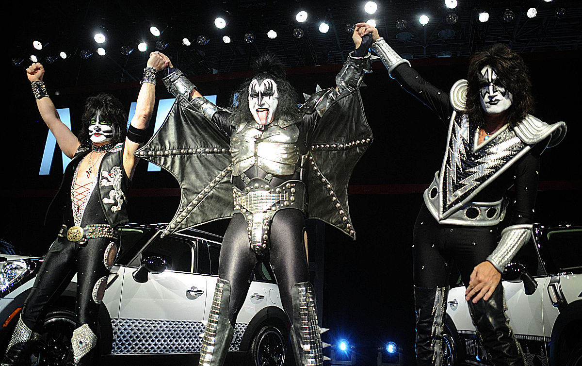 关于近期宝马MINI发生的冰淇淋事件写一份官方声明