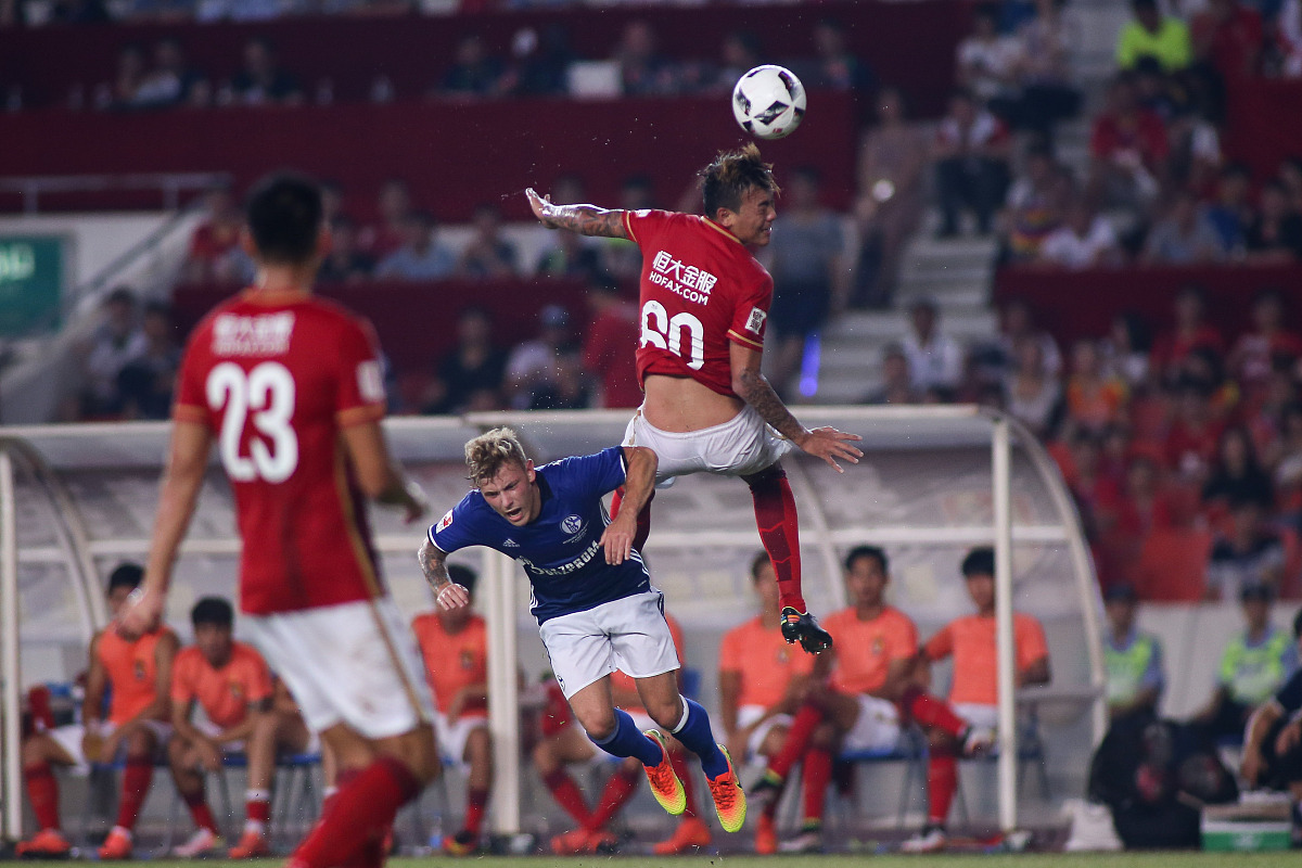 红袜队进攻策略分析：打造持久进攻身份，提升整体实力