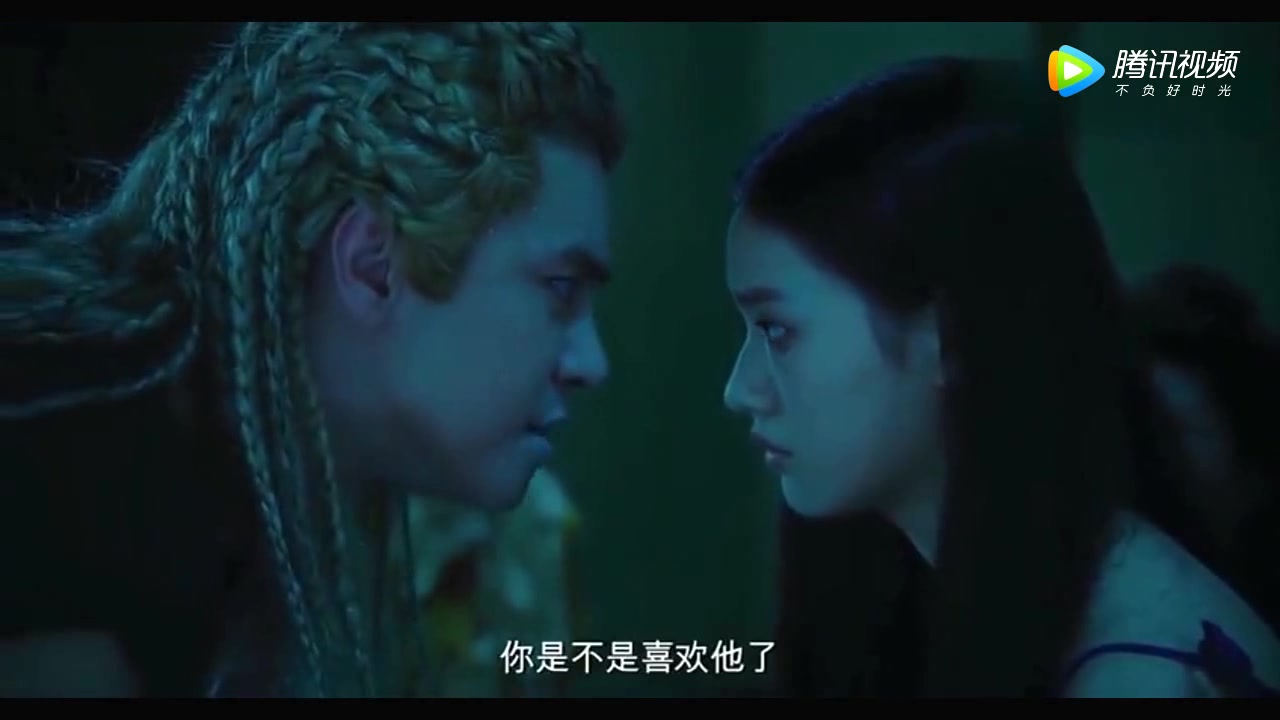 《美人鱼》八爪鱼被砍得只剩下三条腿,还能穿裤子,不过有点污