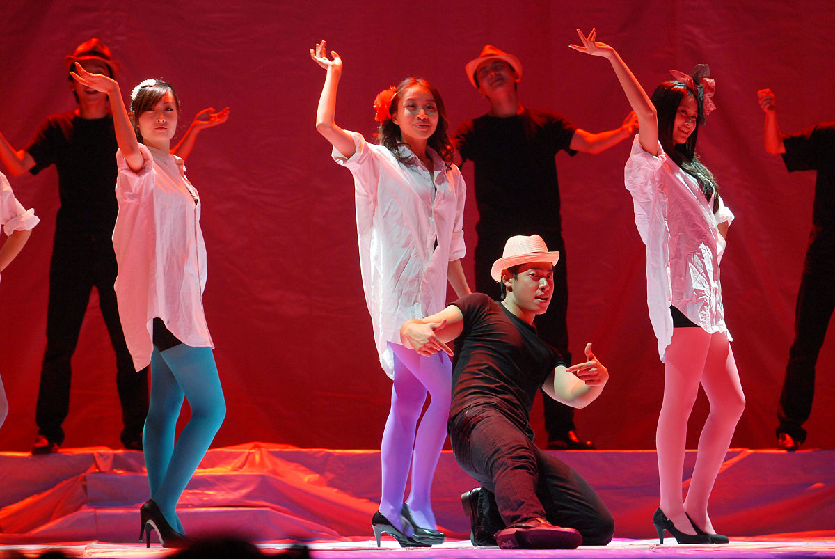 泸州天星影视艺术学校招生办联系电话、地址