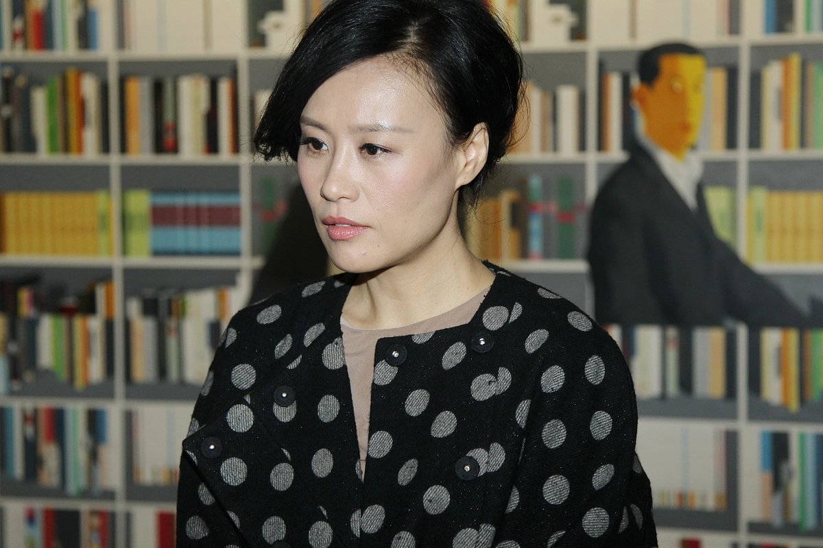 2011年12月18日,北京,"重新定义-'70后'艺术中的质疑精神"画展举行.**