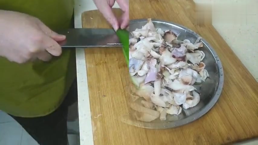 海螺肉这样炒才有味,分享一道爆炒海螺片,香辣爽脆,肉鲜味美