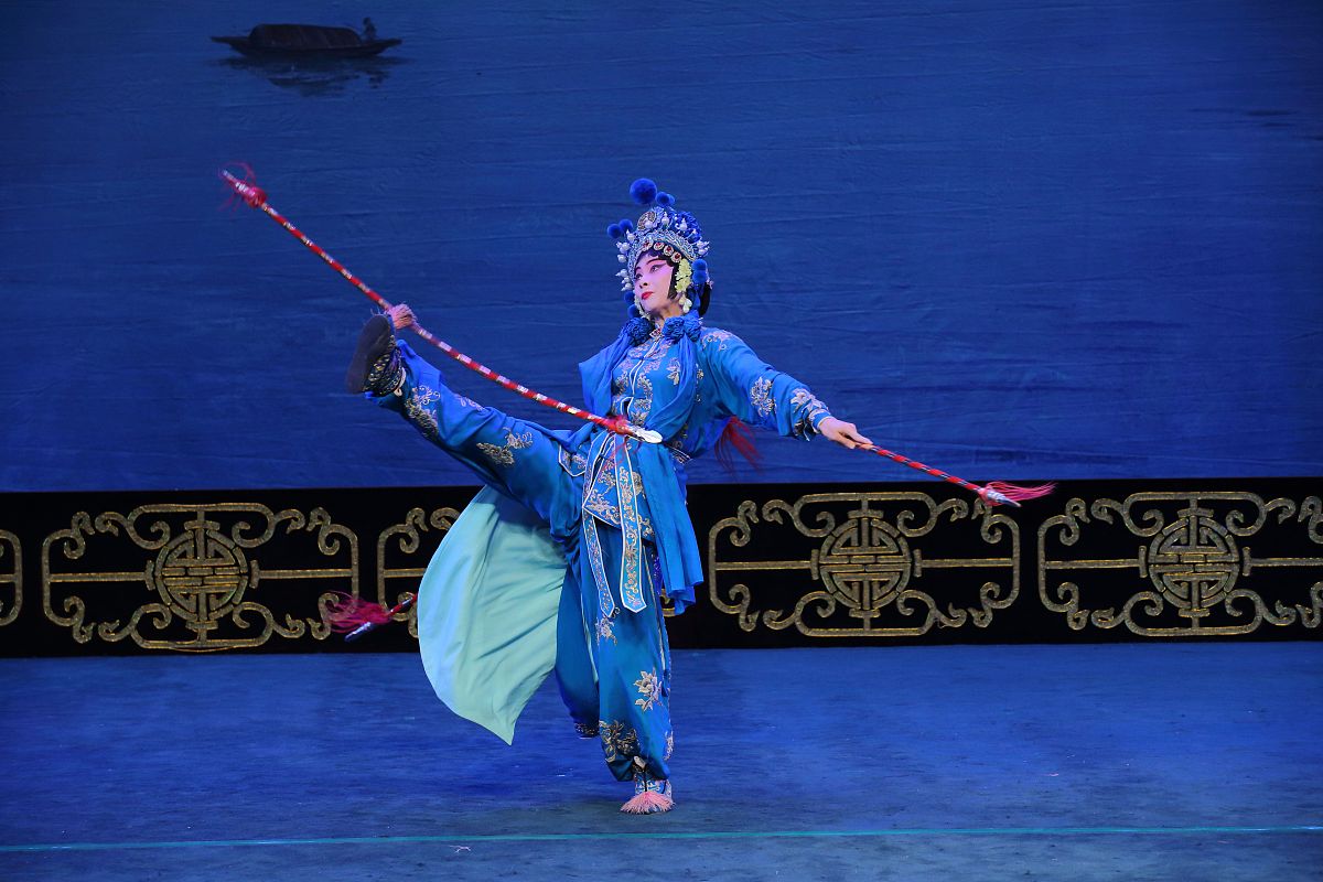 戏曲审美特征之程式性：从表演动作到整体艺术