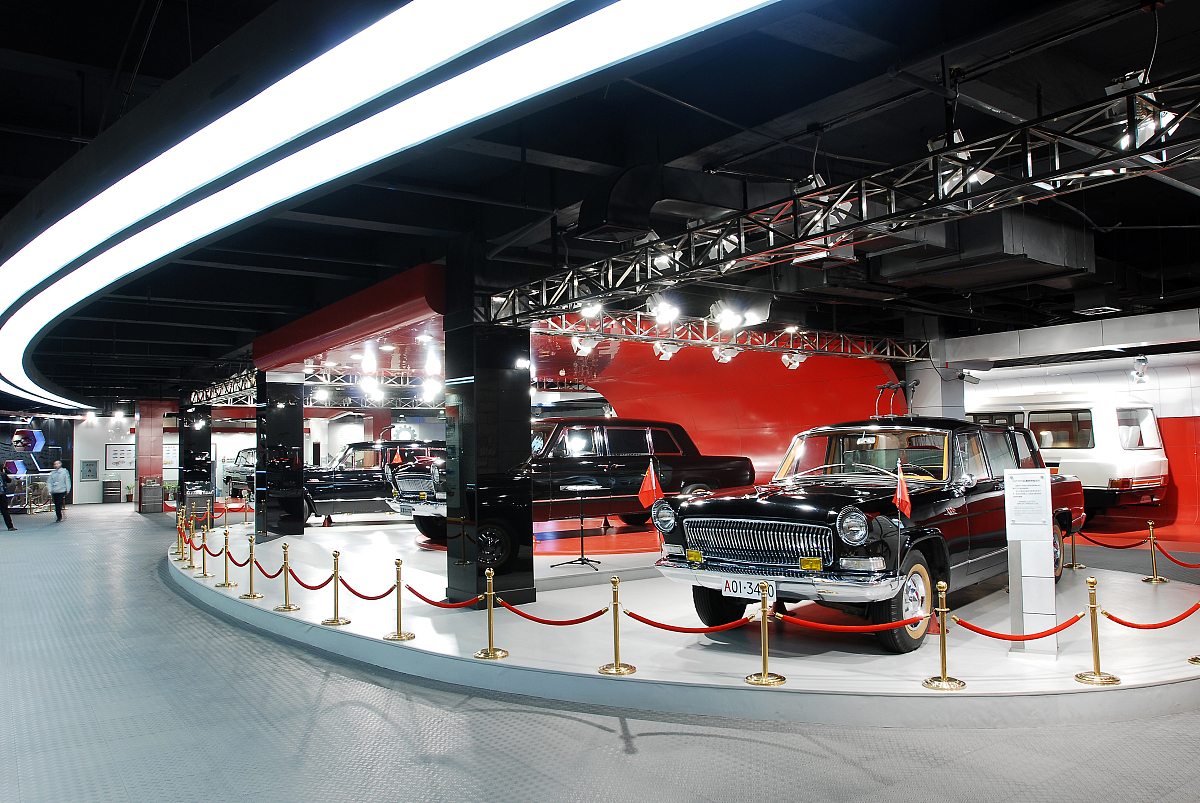 汽车美容与装潢专业发展前景广阔，与汽车文化息息相关