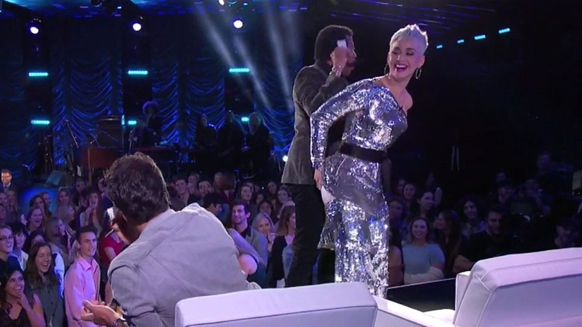 akka stream 的 splitAfter 和 splitwhen的作用，描述一下