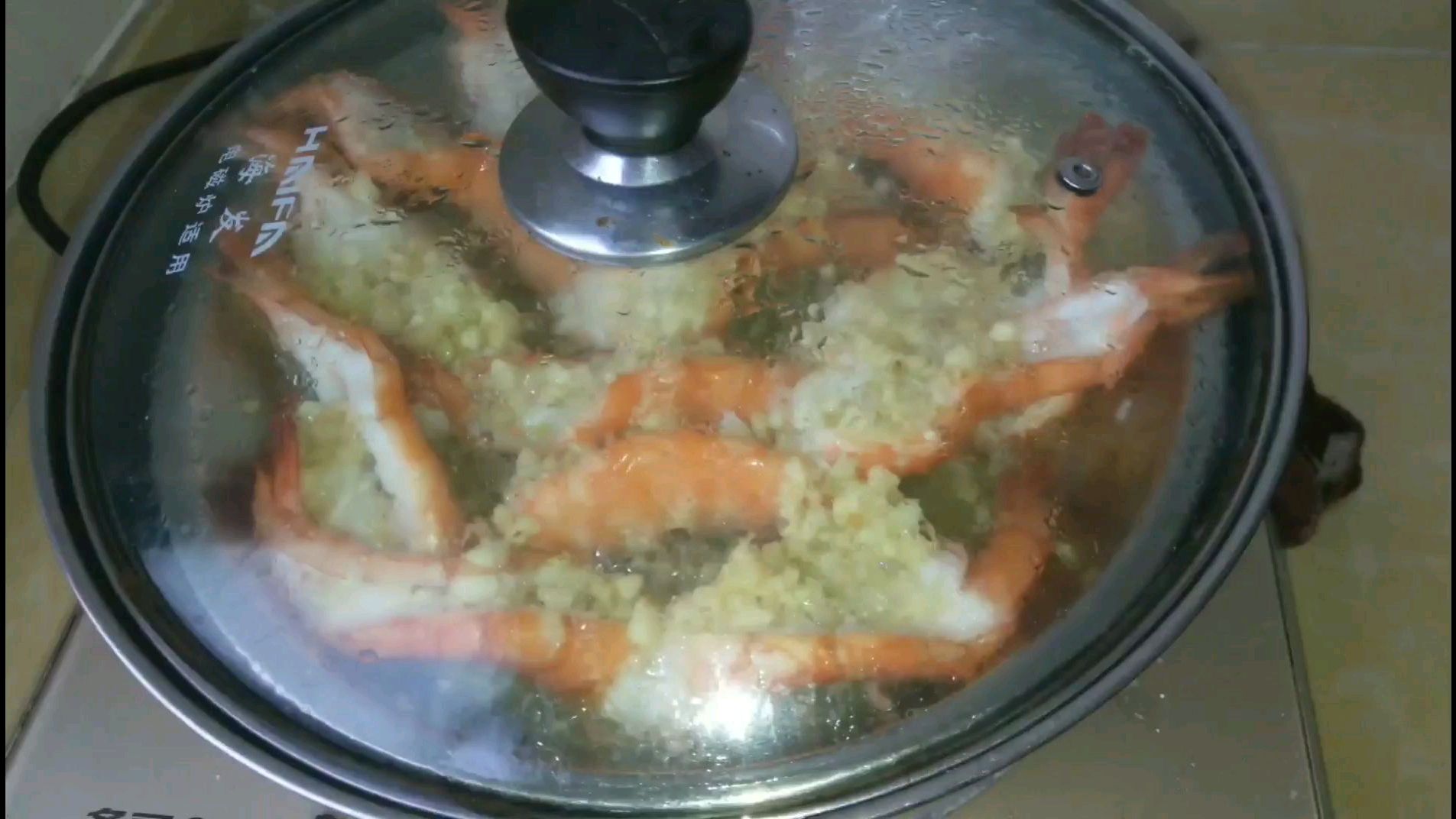 蒜蓉蒸虾正宗做法,这样蒸出来的虾虾肉入味,闻着味道就想吃