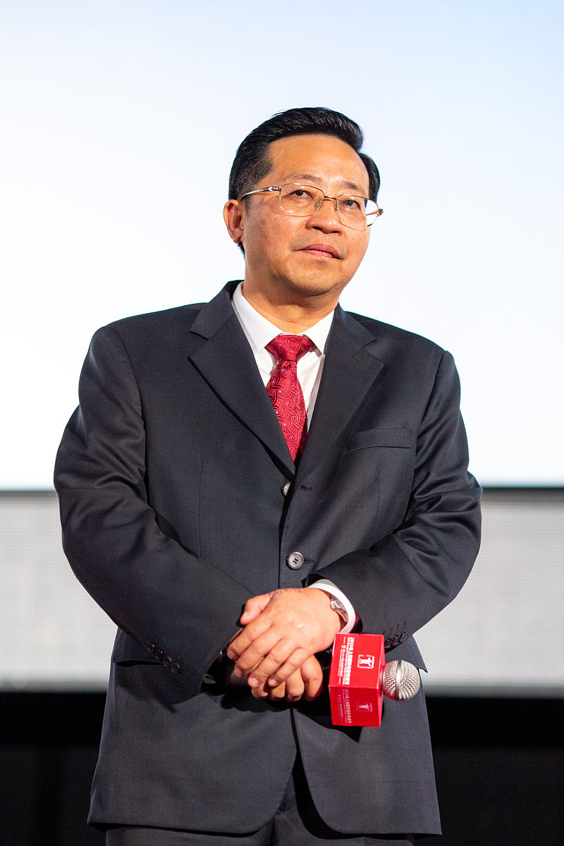 短文讲述李睿甲在申万宏源证券有限公司共事的故事。