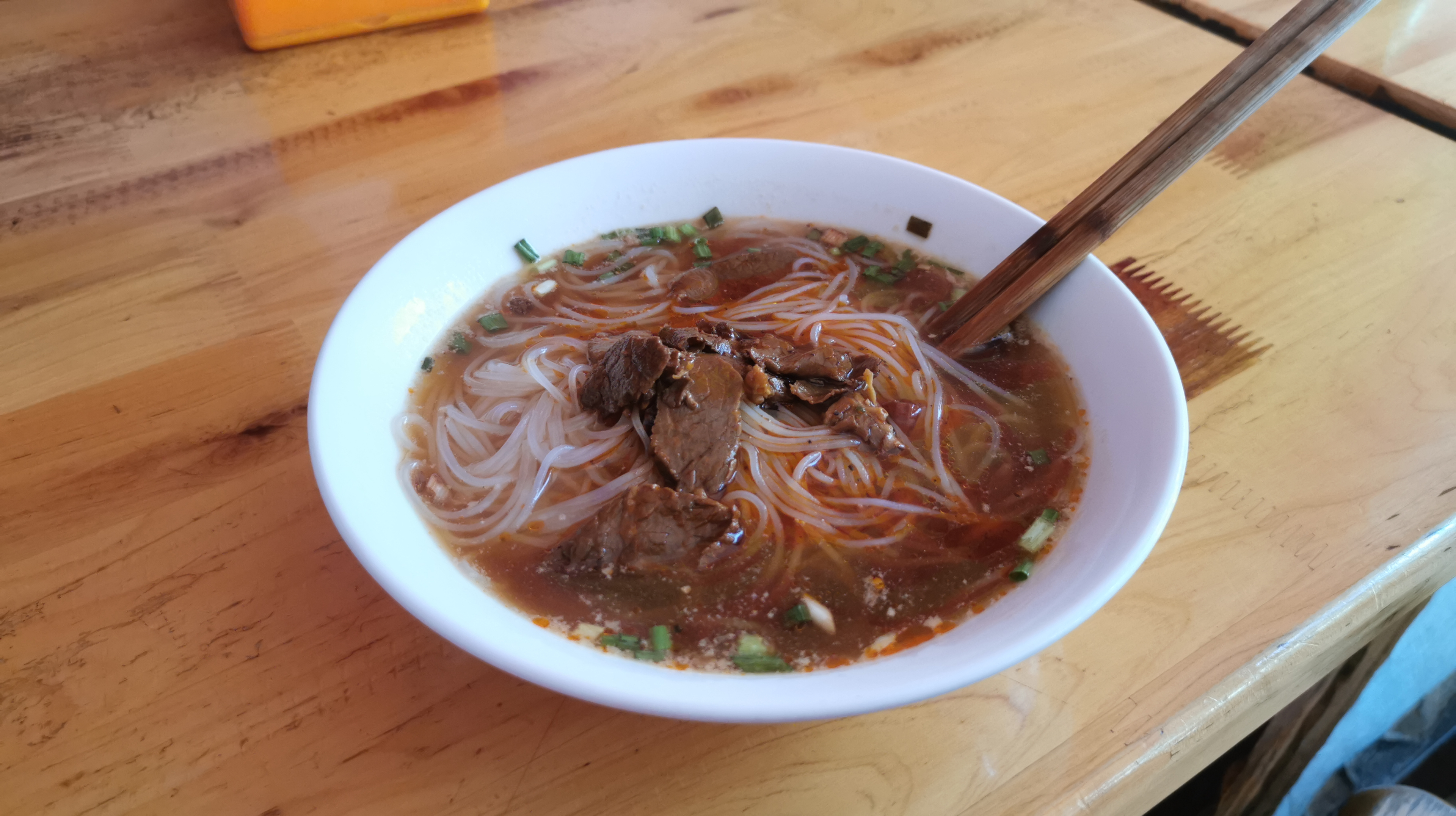 在岳阳市吃的津市牛肉粉,10块钱一碗,没吃饱,量也太少了吧!