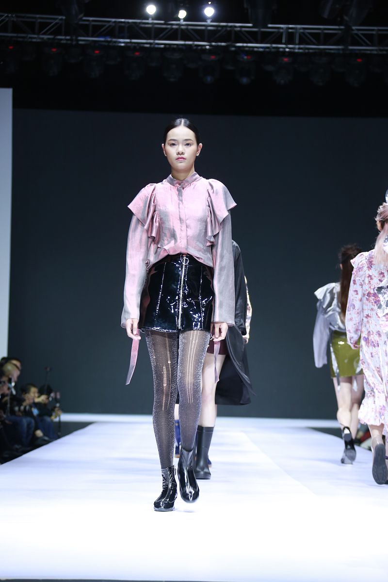 服饰微信公众号名字大全：潮流、穿搭、风尚、品味等创意名称推荐