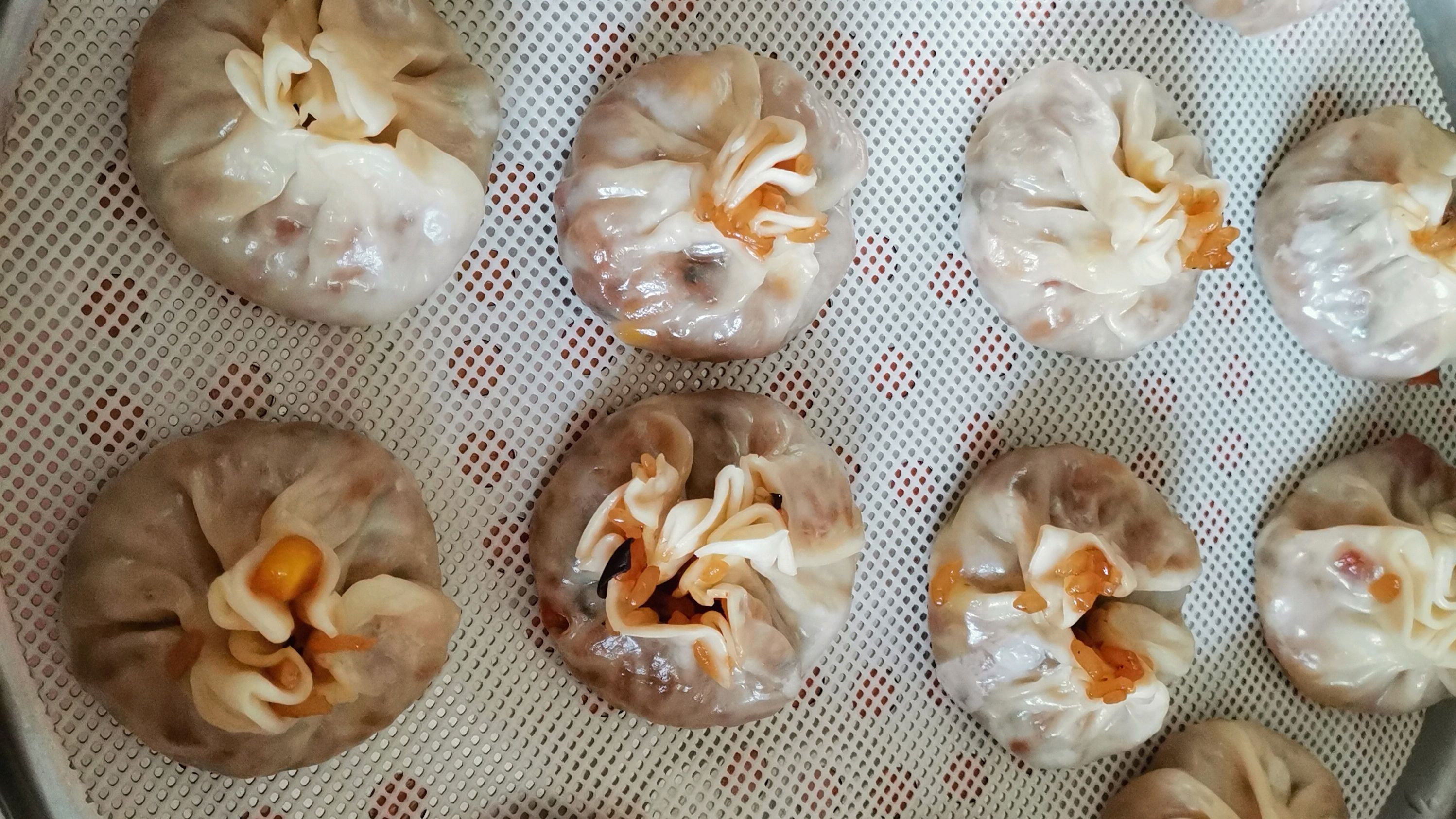 烧卖正确的做法,这样调的馅鲜香入味,皮薄馅多,比包子都好吃