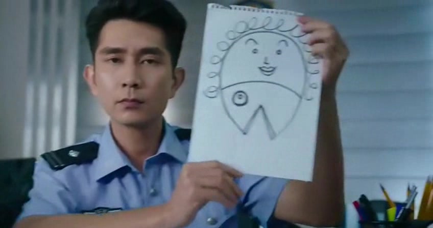 美人鱼:邓超去警局报案的这一段,看一次笑一次,笑的肚子疼