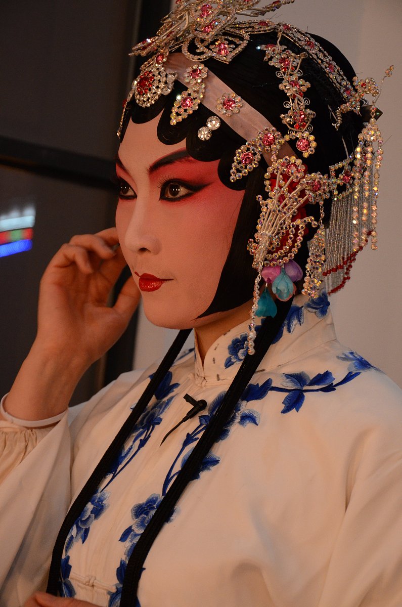 2013年5月20日,第26届中国戏剧梅花奖在四川成都揭晓.***_***2012年4