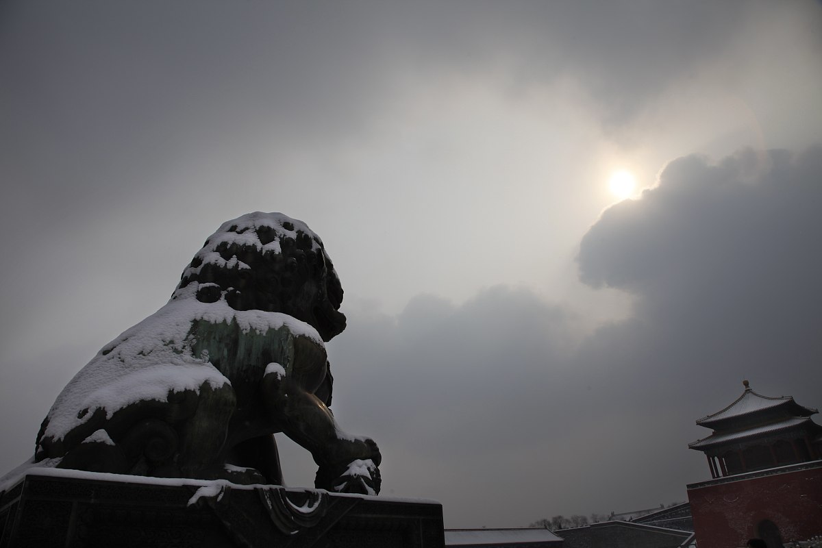 我是一名中学生请关于在北京故宫春游的800字作文。