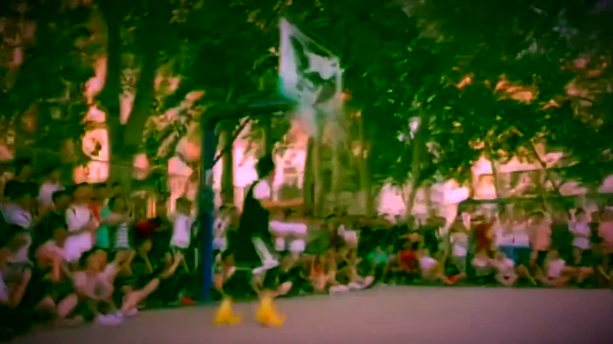 中国篮球大鲨鱼山西大学力量男孩多次扣碎篮板曾参加CUBA比赛