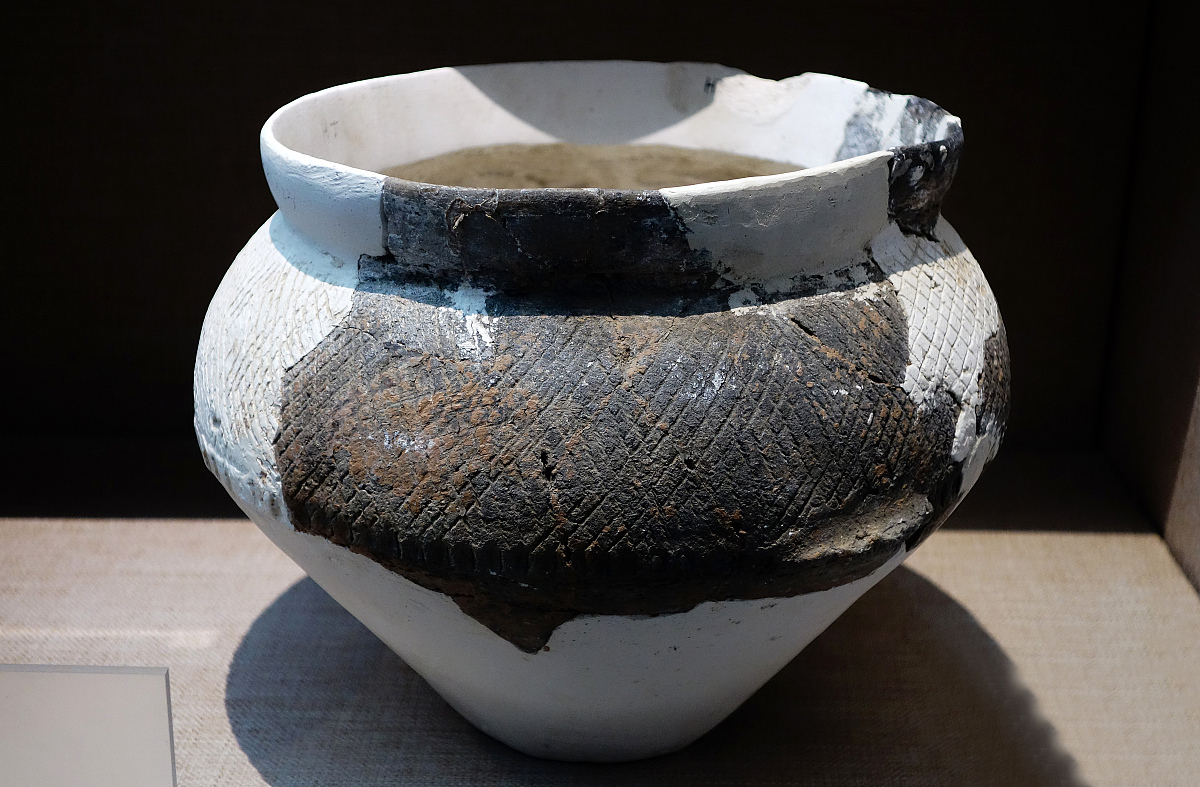 ***_***中口夹砂罐,新石器时代,庙子沟文化,距今5800-5000年,凉城县红