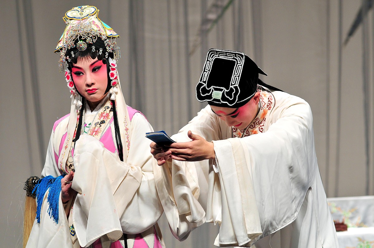 2011年1月8日,江苏南京,昆曲《玉簪记偷诗》在南京兰苑小剧场演出.***