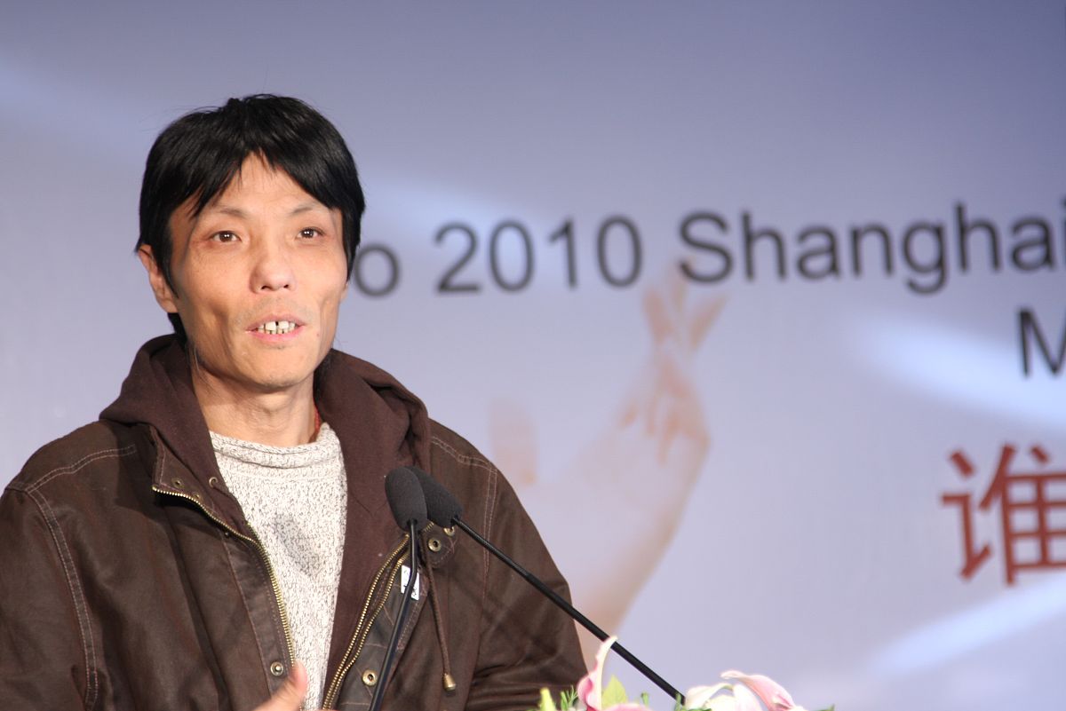 2010年3月16日,北京,中国2010年上海世博会志愿者主题歌《世界》mv开