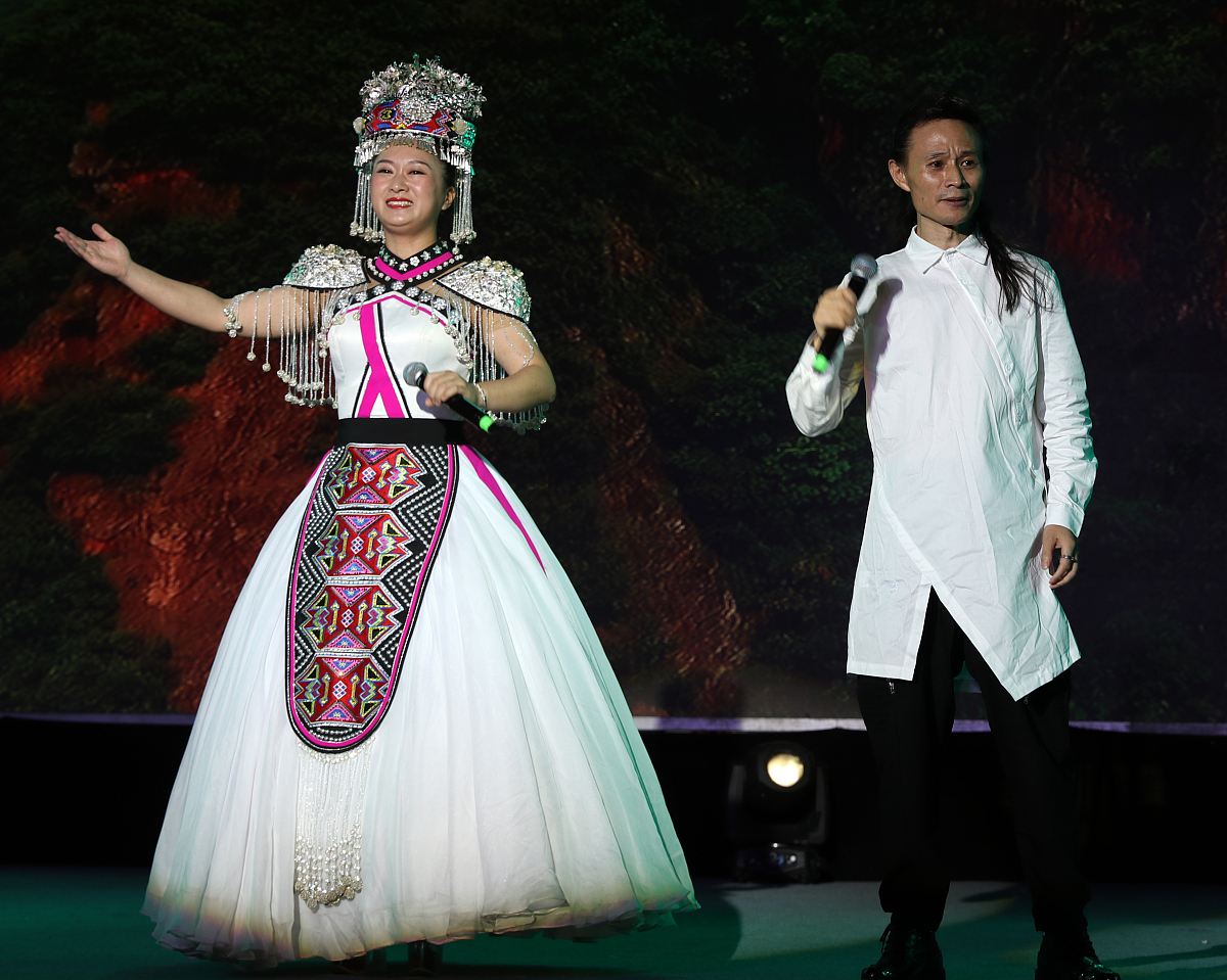 形容生活美好的词语 - 幸福、快乐、充实、满足