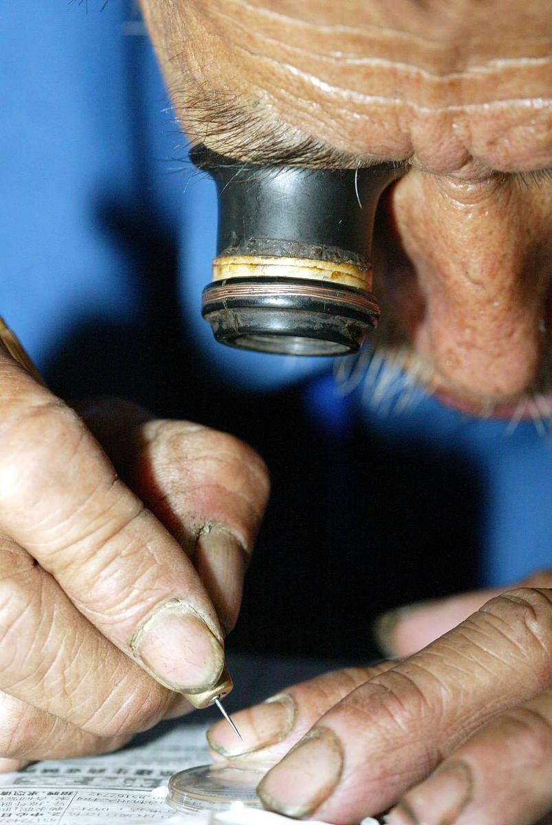 李白《静夜思》原文赏析 - 床前明月光，疑是地上霜