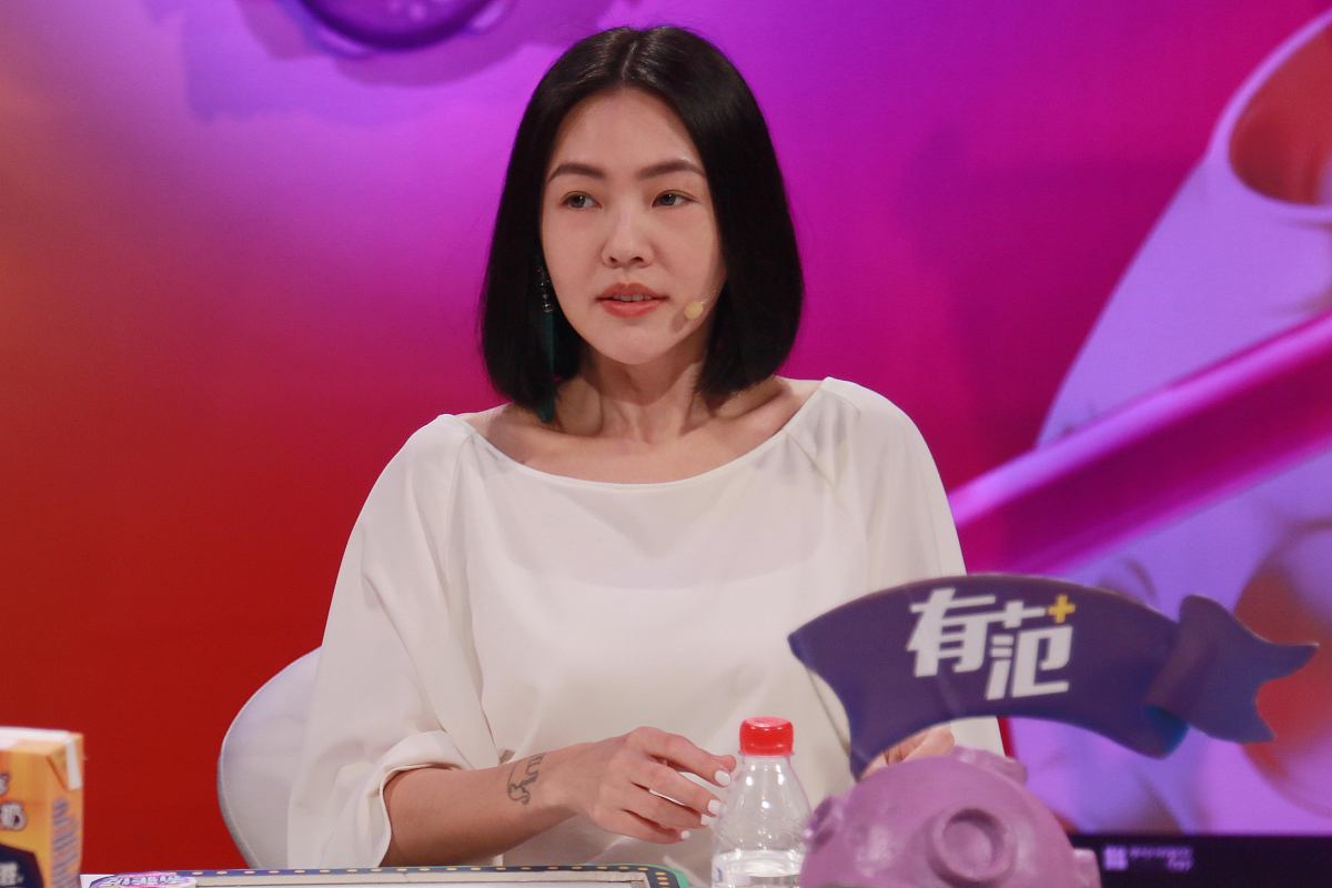 《奇葩说》节目内容缺乏深度和思想性分析