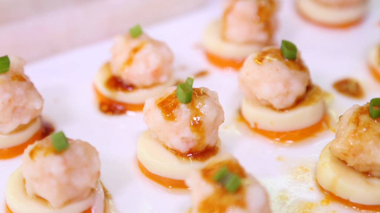 大师教你做虾仁玉子豆腐