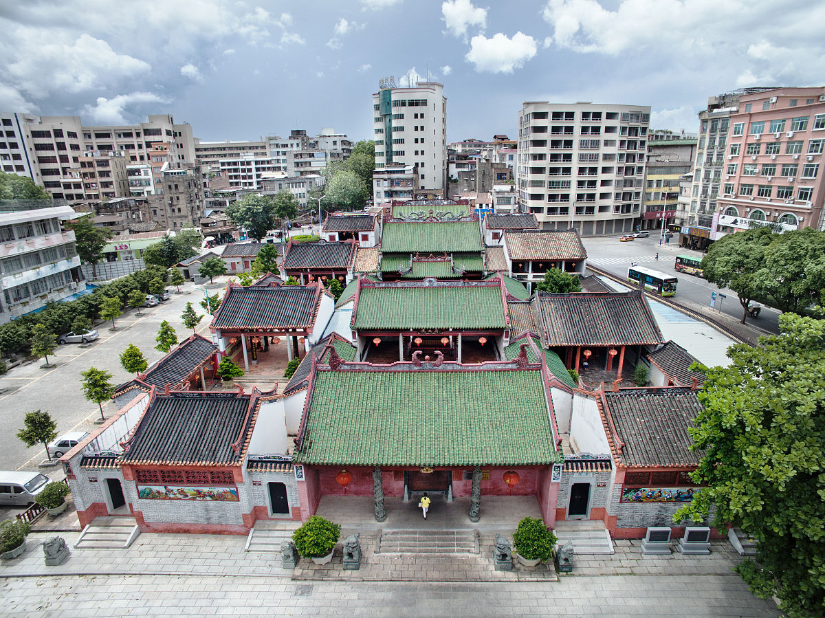 广东农垦茂名技工学校2022年招生对象-初中/高中毕业生均可报名
