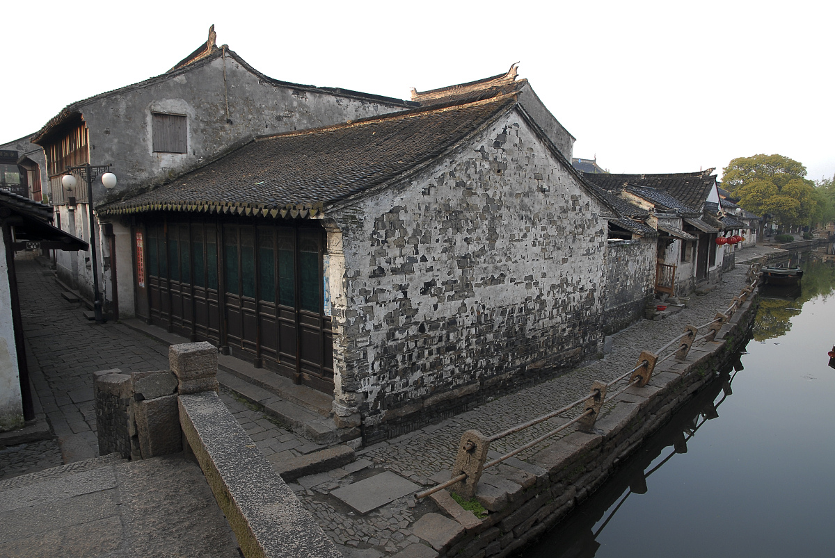 他说一天上班没时间陪他我说那你养我他说一分都没该怎么回复