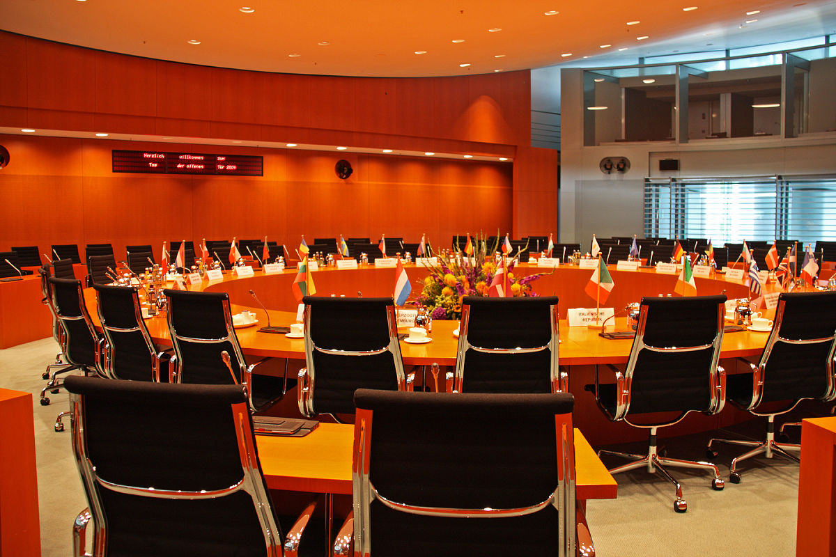 会议组织工作人员多