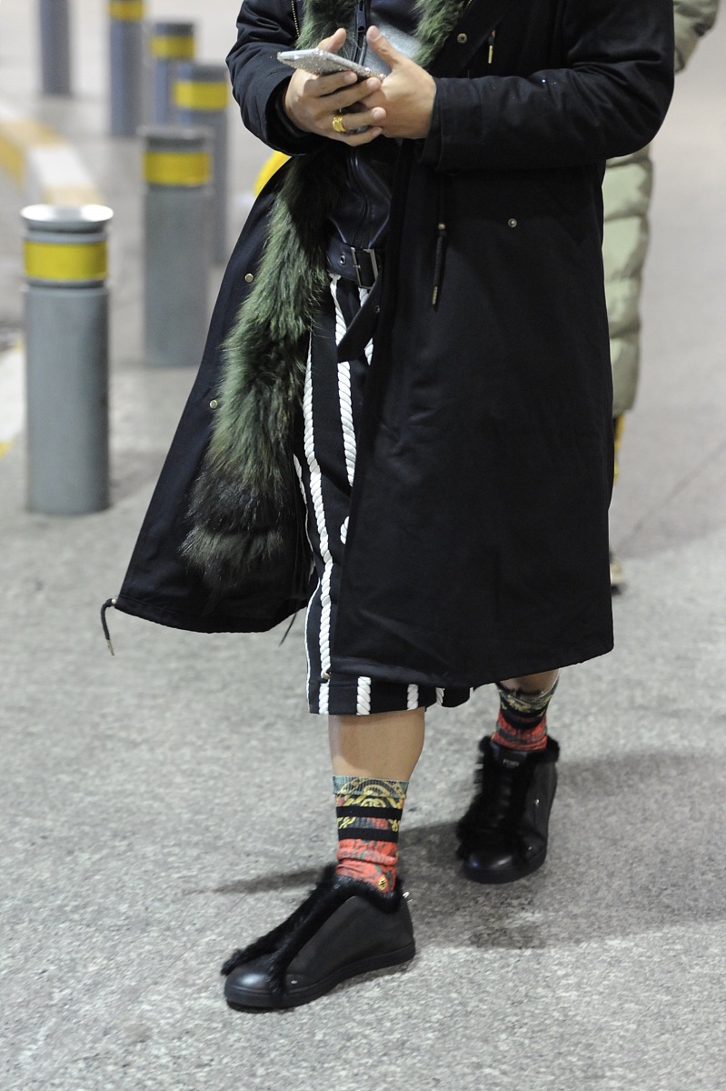 我正在写一本重生小说主角重生回高中能帮我起个小说的名字吗