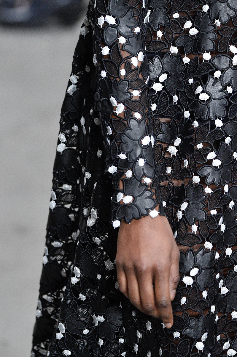 2018秋冬巴黎时装周: giambattista valli 细节