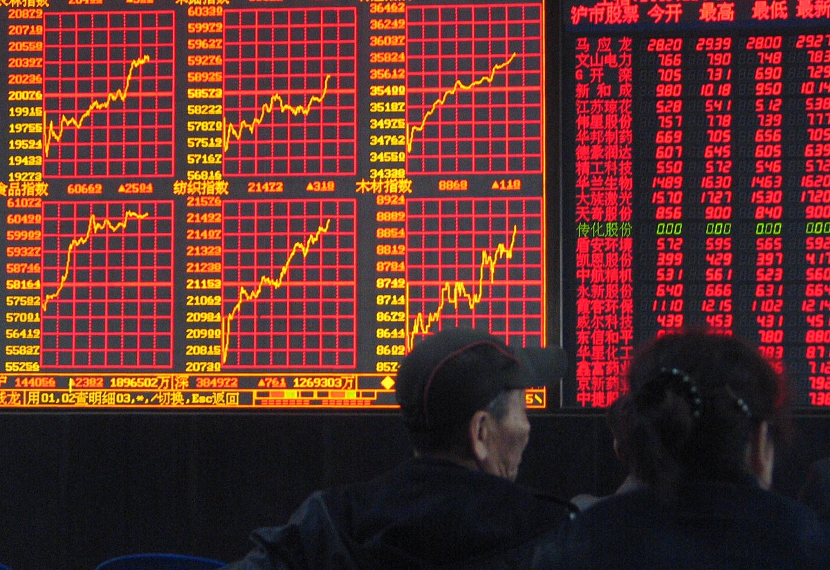 2006年4月28日,沪深股市28日先抑后扬  大盘牛气足大阳线迎"五一".图