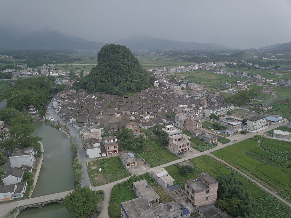 2019年07月19日,广西贺州市,富川瑶族自治县是"中国长寿之乡"  ,汉朝