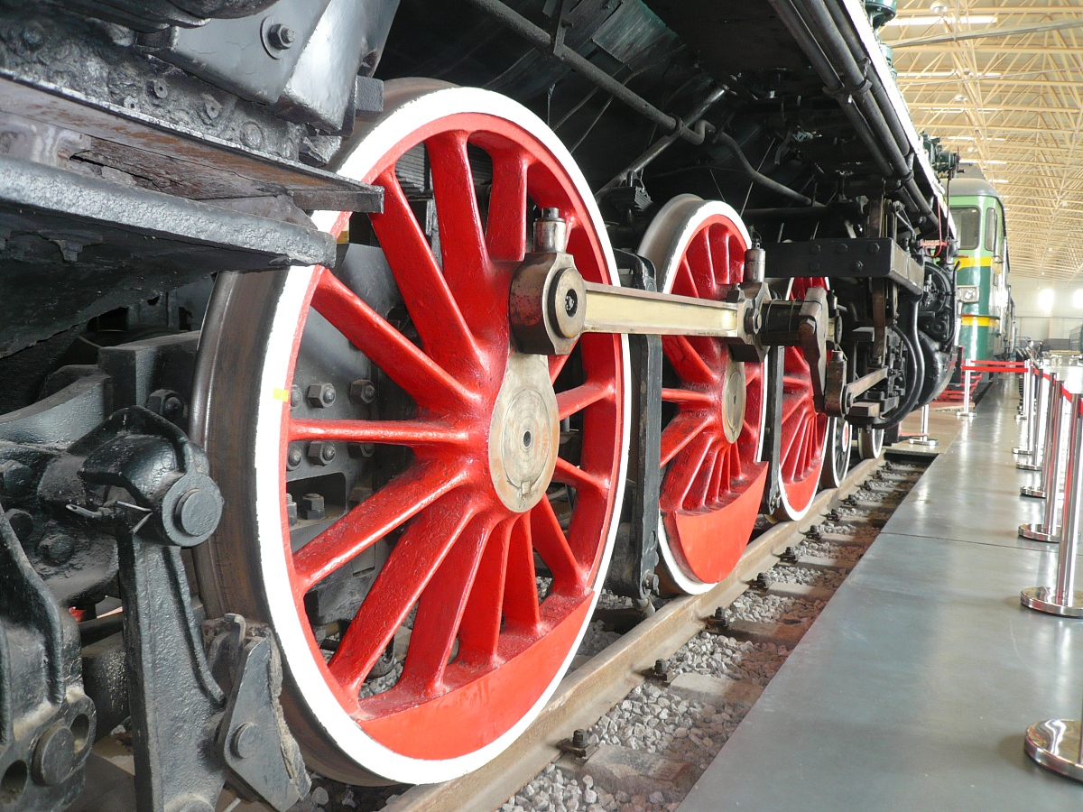 成都高铁学校招生初中生吗？适合初中生就读吗？