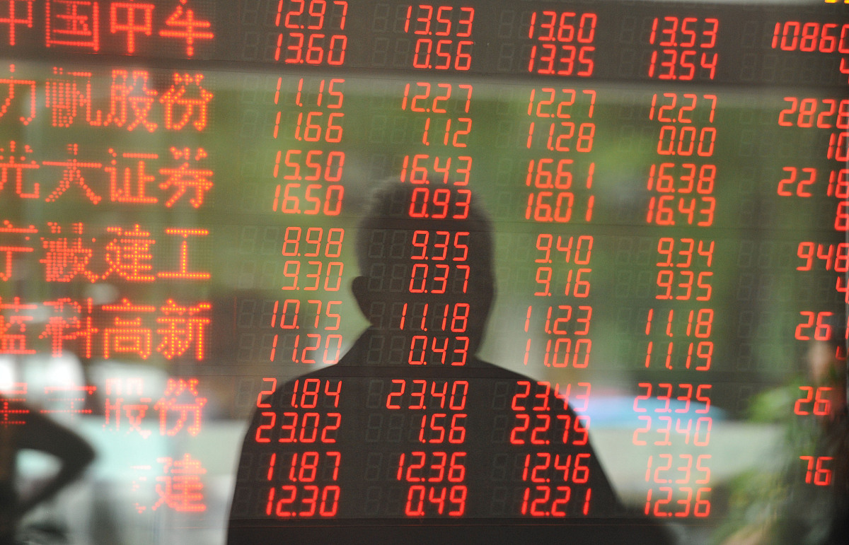 用java程序做出一个如下要求的：一个彩票店李先生购买了彩票预留了手机号码13929382976中奖了的号码彩票店会将号码为1392976的方式输出这个程序就是你输入的手机号码一定是中奖的号码按照彩票店输出的方式进行输出