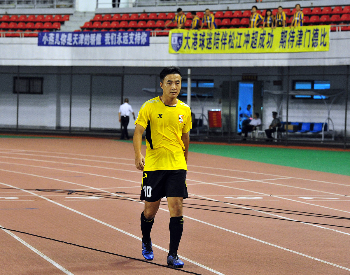 2012年9月16日,中甲球队福建骏豪足球俱乐部发布公告,正式开除队中球