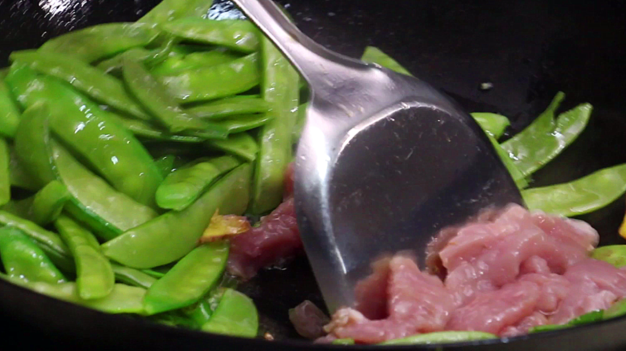 土味做法:据说这样炒豌豆角,味道更好吃