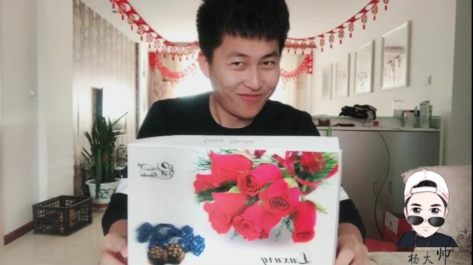 小伙试吃意大利“椰子牛奶巧克力”有了它,还怕找不到女朋友?