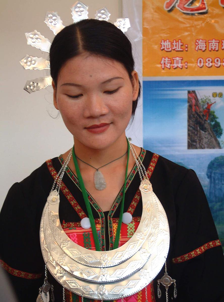 民族政策为主题进行深入论述和分析完成1篇3000字的论文